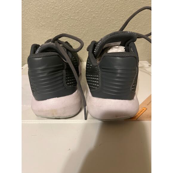Under Armour women’s size 9 sneakers - Picture 6 of 6